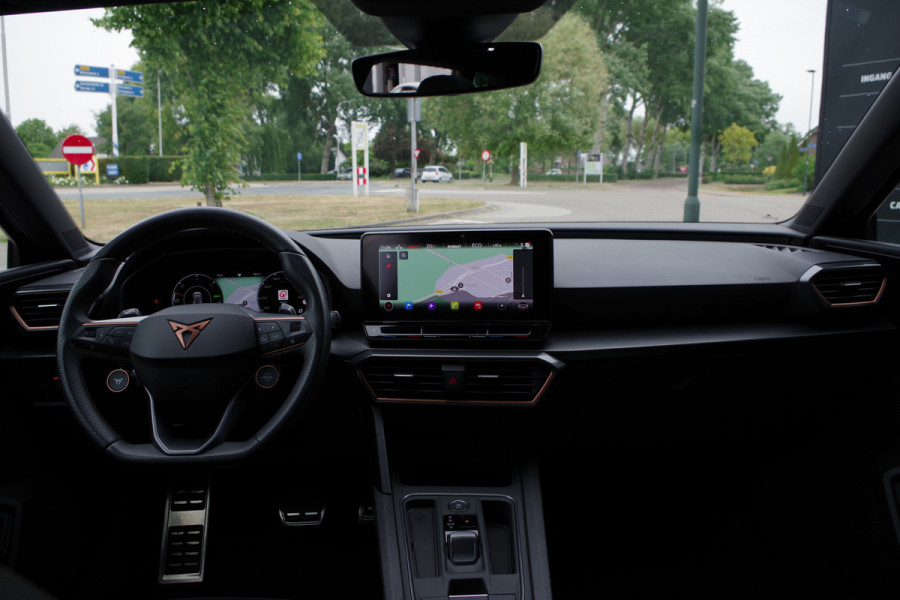 CUPRA Leon Sportstourer 1.4 e-Hybrid 245 PK VZ Copper Edition PHEV, Panoramadak, Camera, 19" LM, Adap. Cruise Control, Carplay