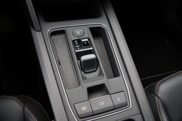 CUPRA Leon Sportstourer 1.4 e-Hybrid 245 PK VZ Copper Edition PHEV, Panoramadak, Camera, 19" LM, Adap. Cruise Control, Carplay