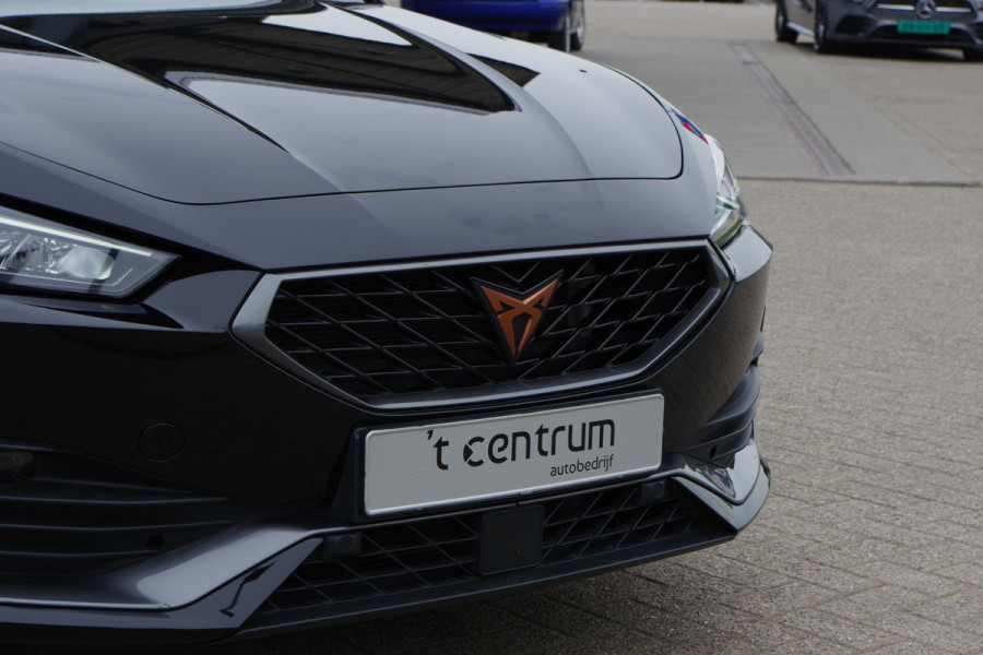 CUPRA Leon Sportstourer 1.4 e-Hybrid 245 PK VZ Copper Edition PHEV, Panoramadak, Camera, 19" LM, Adap. Cruise Control, Carplay