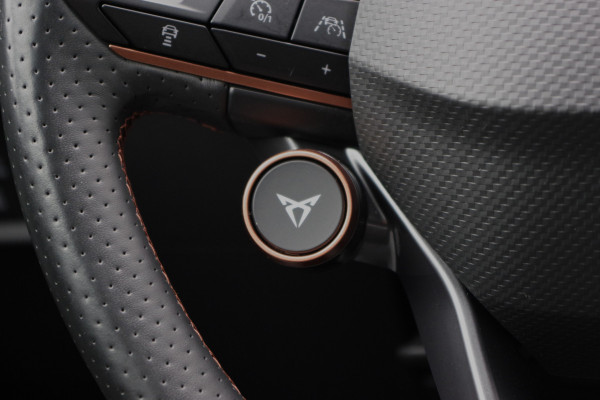 CUPRA Leon Sportstourer 1.4 e-Hybrid 245 PK VZ Copper Edition PHEV, Panoramadak, Camera, 19" LM, Adap. Cruise Control, Carplay