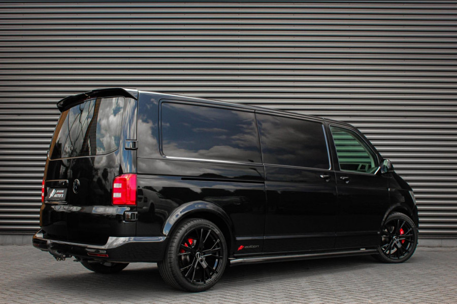 Volkswagen Transporter 2.0 TDI L2H1 150PK / APPLE CARPLAY / VERLAAGD / ALCANTARA STUUR / FULL BLACK / TREKAAK / SPOILER / CRUISE