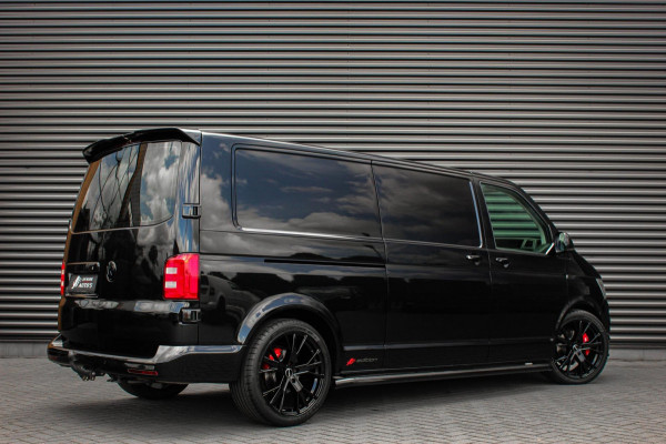 Volkswagen Transporter 2.0 TDI L2H1 150PK / APPLE CARPLAY / VERLAAGD / ALCANTARA STUUR / FULL BLACK / TREKAAK / SPOILER / CRUISE