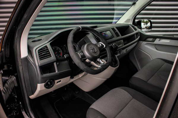 Volkswagen Transporter 2.0 TDI L2H1 150PK / APPLE CARPLAY / VERLAAGD / ALCANTARA STUUR / FULL BLACK / TREKAAK / SPOILER / CRUISE