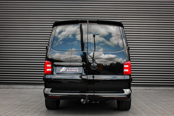 Volkswagen Transporter 2.0 TDI L2H1 150PK / APPLE CARPLAY / VERLAAGD / ALCANTARA STUUR / FULL BLACK / TREKAAK / SPOILER / CRUISE