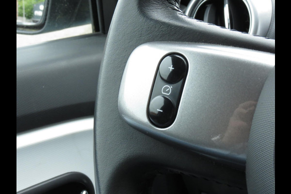Renault Twingo 1.0 SCe Limited | AIRCO | CRUISE CONTROL | MICHELIN BANDEN | DAB | PARKEERSENSORS |