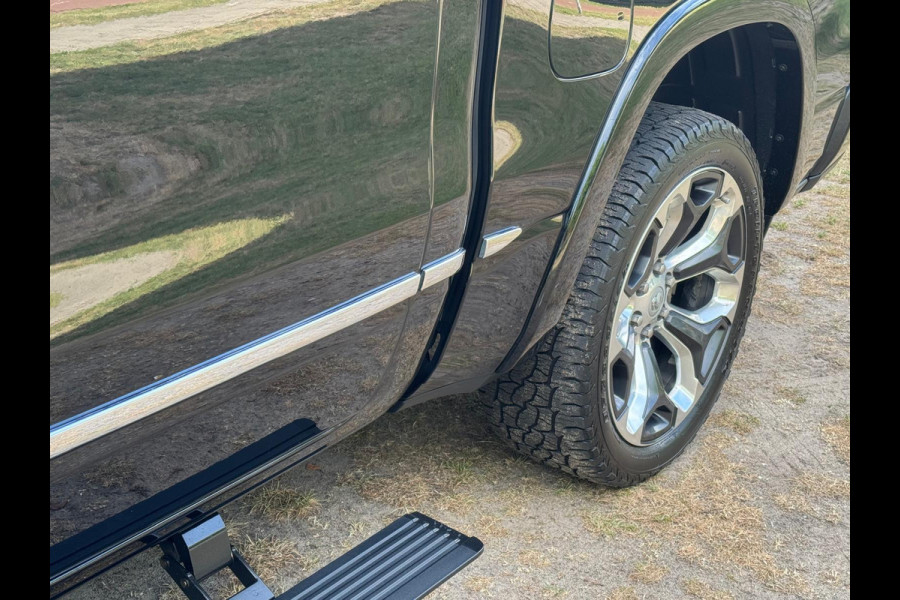 Dodge Ram 5.7 HEMI V8 4x4 LIMITED 1JAAR GARANTIE