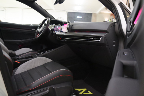 Volkswagen Golf 2.0 TSI GTI CLUBSPORT NURBERG /PANO/IQ-LIGHT/KEYLES/HUD/HK/VOL