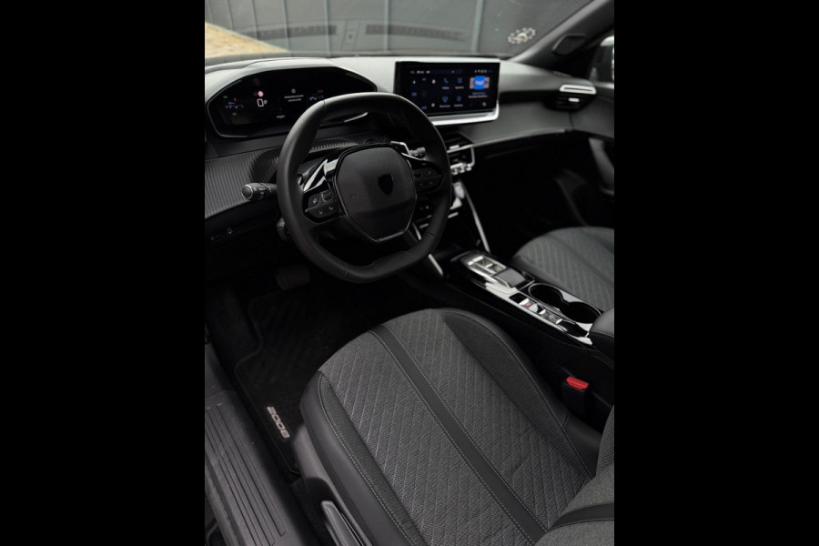 Peugeot 2008 1.2 PureTech 130 Allure 360° Camera Facelift model