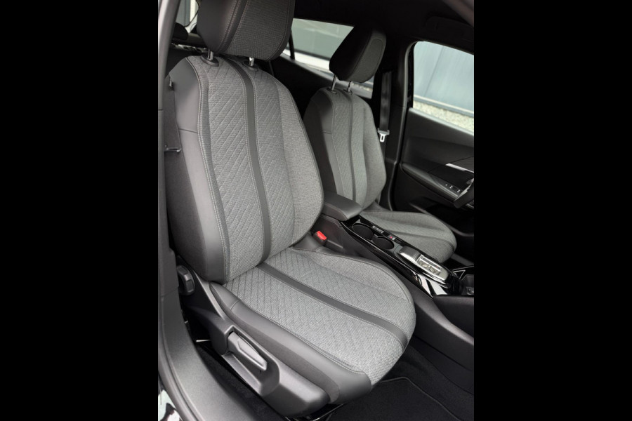 Peugeot 2008 1.2 PureTech 130 Allure 360° Camera Facelift model