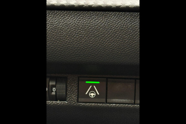 Peugeot 2008 1.2 PureTech 130 Allure 360° Camera Facelift model