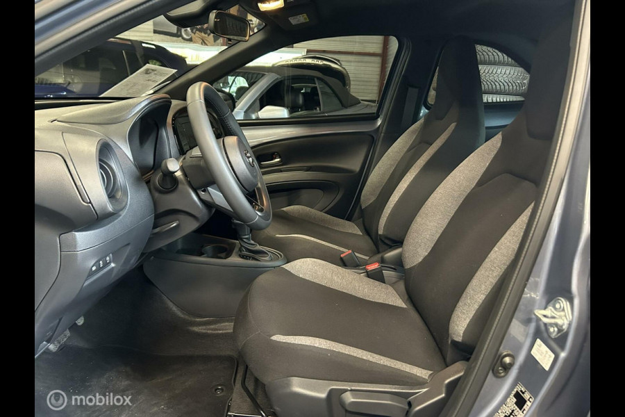 Toyota Aygo X 1.0 VVT-i S-CVT AUTOMAAT Envy Clima / Camera / Carplay / 14.315 KM / nov 2024!!!