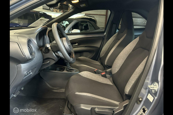 Toyota Aygo X 1.0 VVT-i S-CVT AUTOMAAT Envy Clima / Camera / Carplay / 14.315 KM / nov 2024!!!