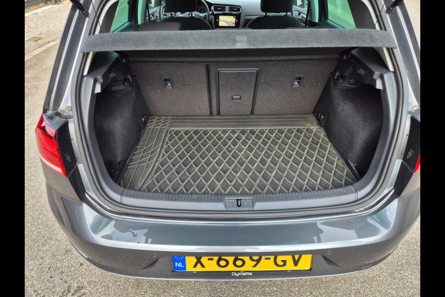 Volkswagen Golf 1.5 TSI Highline DSG-7 Navi, Clima, Cruise, LED