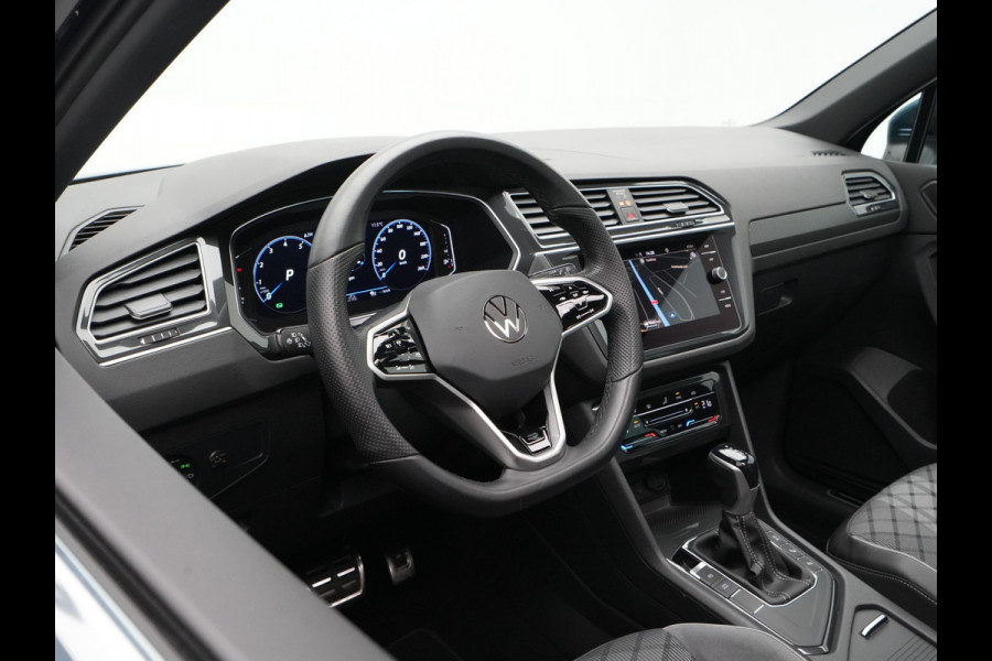 Volkswagen Tiguan 1.5 TSI 150pk DSG R-Line Panorama Camera Matrix Led Clima Carplay