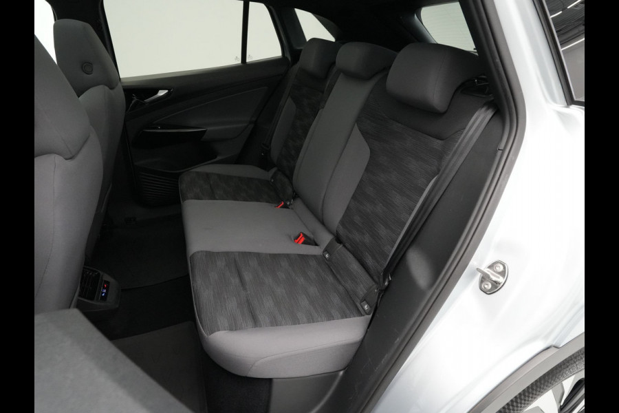 Volkswagen ID.4 Pure 52 kWh Panorama Matrix Led Stoelverwarming Warmtepomp Carplay Navigatie