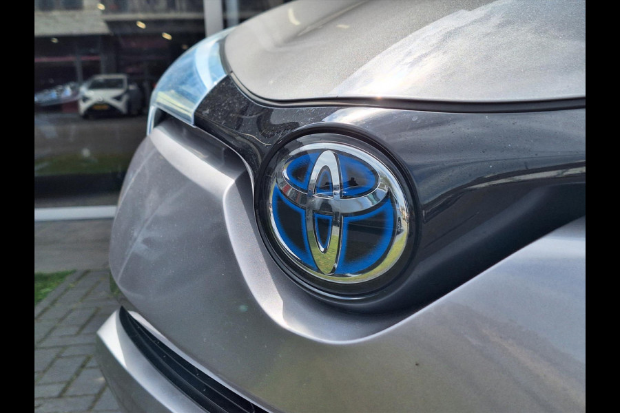 Toyota C-HR 1.8 Hybrid Executive | LED Pakket, Dodehoekherkenning, Navigatie, Stoel + Stuurverwarming, Keyless, Leer/Stof, 18 inch