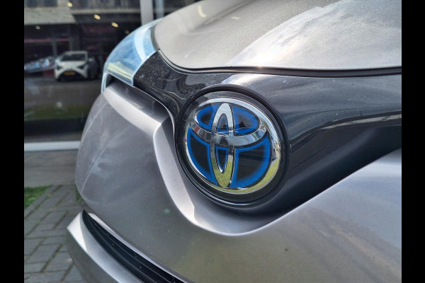 Toyota C-HR 1.8 Hybrid Executive | LED Pakket, Dodehoekherkenning, Navigatie, Stoel + Stuurverwarming, Keyless, Leer/Stof, 18 inch