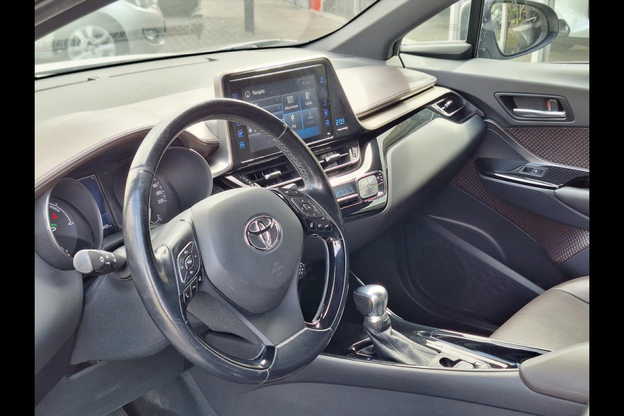 Toyota C-HR 1.8 Hybrid Executive | LED Pakket, Dodehoekherkenning, Navigatie, Stoel + Stuurverwarming, Keyless, Leer/Stof, 18 inch