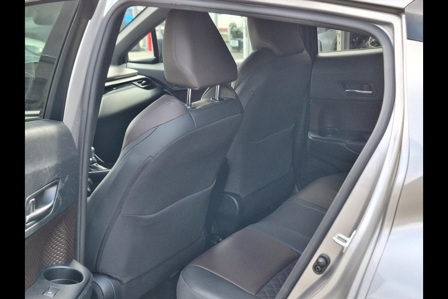Toyota C-HR 1.8 Hybrid Executive | LED Pakket, Dodehoekherkenning, Navigatie, Stoel + Stuurverwarming, Keyless, Leer/Stof, 18 inch