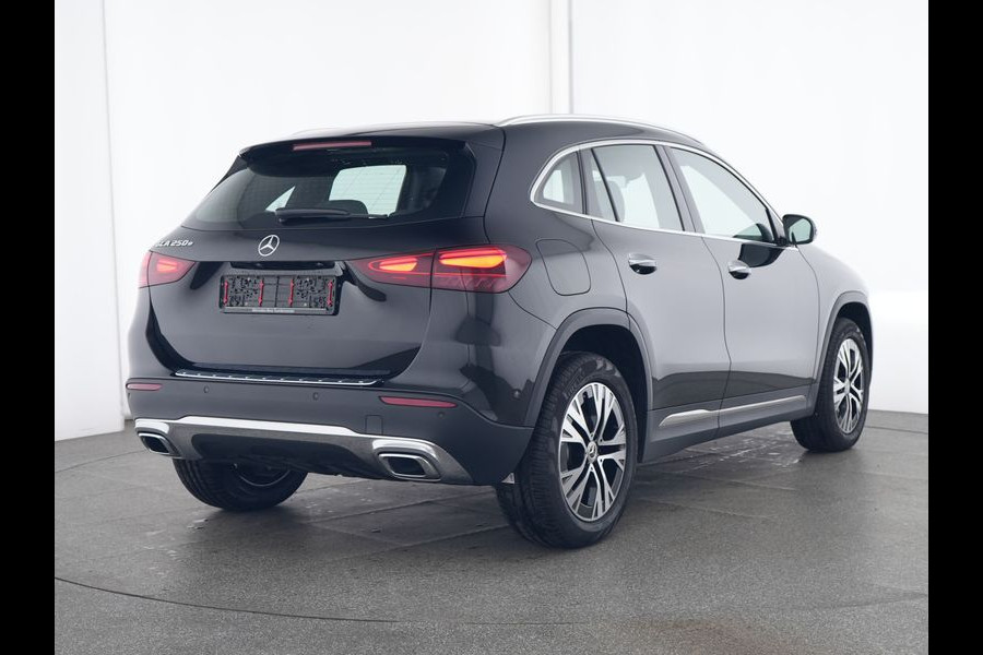 Mercedes-Benz GLA 250 e Face Lift Plug-In Hybride | Progressive Line Advanced Plus | Sfeerverlichting | Dodehoek Assist | Ledkoplampen | Inclusief 24 maanden Mercedes-Benz Certified garantie voor Europa.