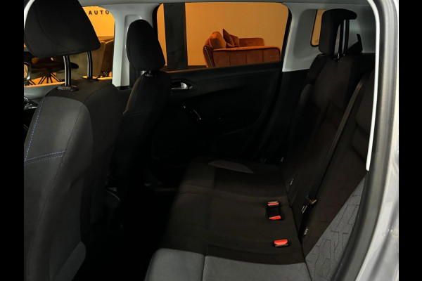 Peugeot 2008 1.2 PureTech Signature Garantie CarPlay StoelVW Parkeersensoren Cruise Navi Led Rijklaar