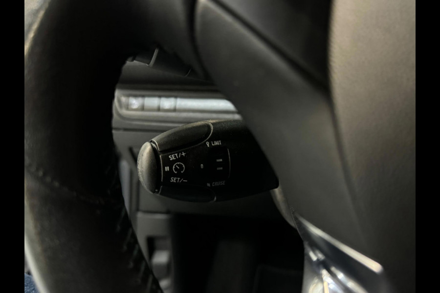 Peugeot 2008 1.2 PureTech Signature Garantie CarPlay StoelVW Parkeersensoren Cruise Navi Led Rijklaar