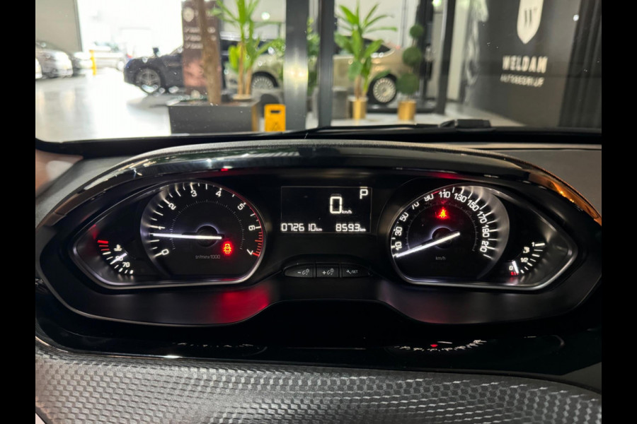Peugeot 2008 1.2 PureTech Signature Garantie CarPlay StoelVW Parkeersensoren Cruise Navi Led Rijklaar