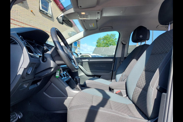 Volkswagen Touran 1.6 TDI Highline 7p | Trekhaak | ACC | 100% onderhouden
