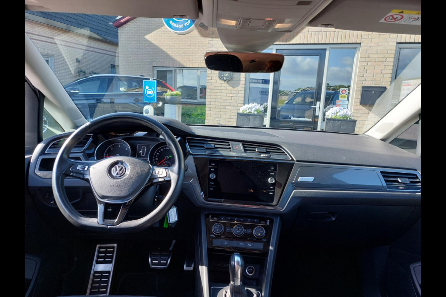 Volkswagen Touran 1.6 TDI Highline 7p | Trekhaak | ACC | 100% onderhouden