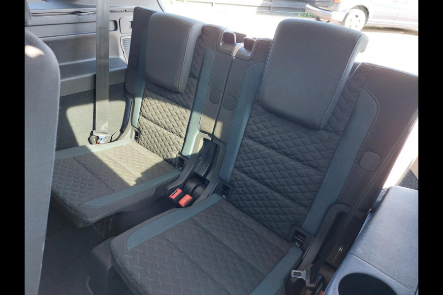 Volkswagen Touran 1.6 TDI Highline 7p | Trekhaak | ACC | 100% onderhouden