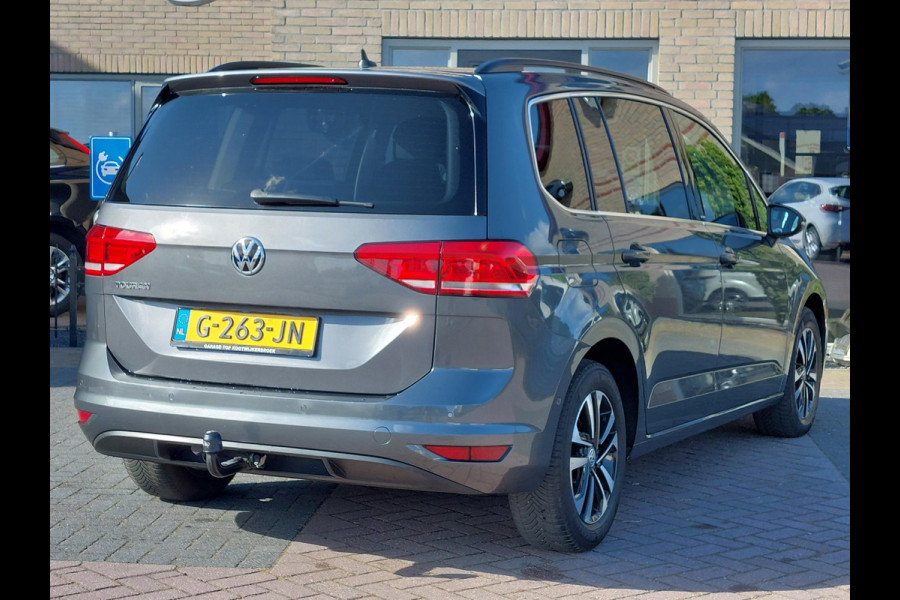 Volkswagen Touran 1.6 TDI Highline 7p | Trekhaak | ACC | 100% onderhouden