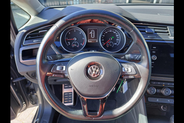 Volkswagen Touran 1.6 TDI Highline 7p | Trekhaak | ACC | 100% onderhouden