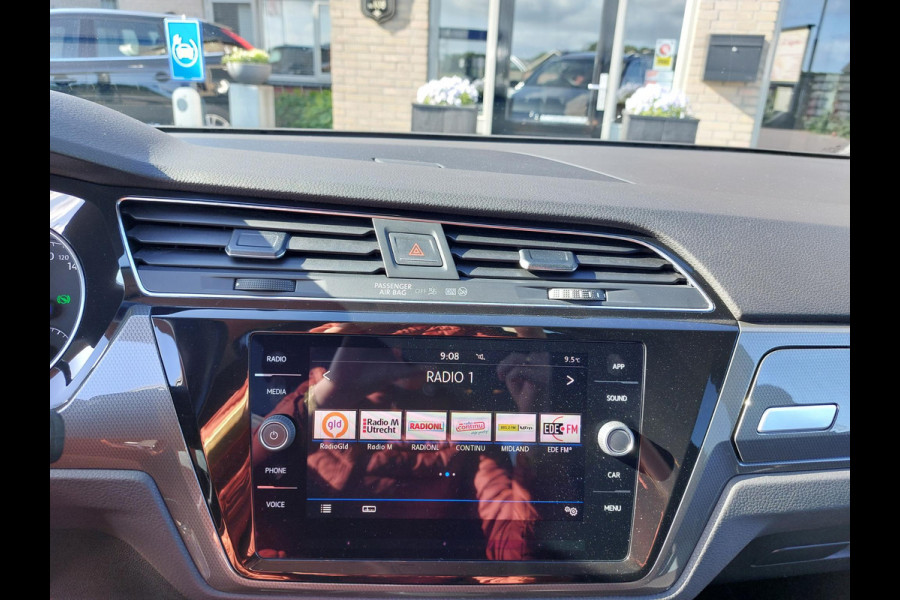 Volkswagen Touran 1.6 TDI Highline 7p | Trekhaak | ACC | 100% onderhouden