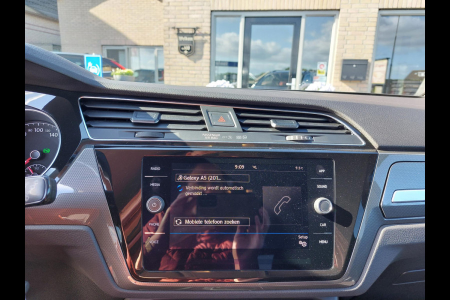 Volkswagen Touran 1.6 TDI Highline 7p | Trekhaak | ACC | 100% onderhouden
