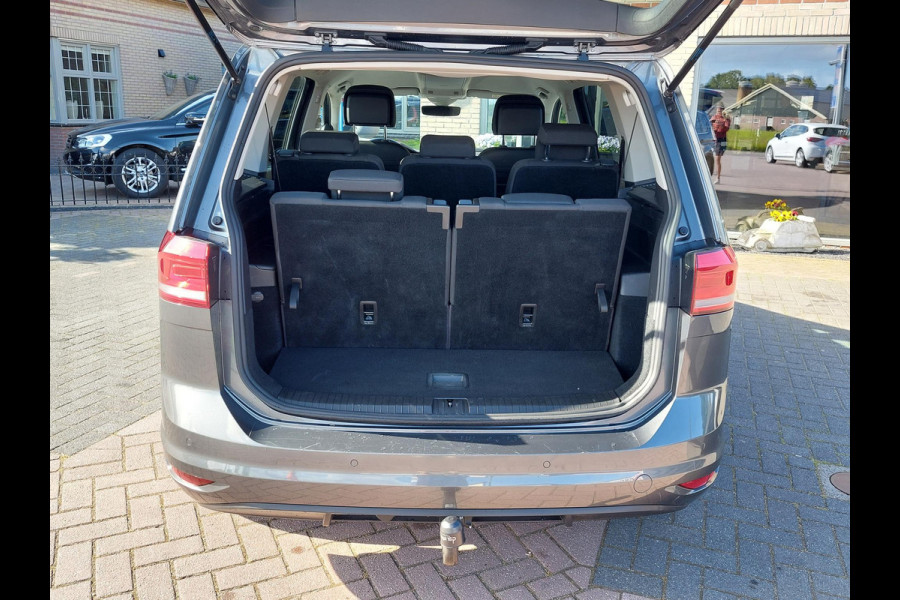 Volkswagen Touran 1.6 TDI Highline 7p | Trekhaak | ACC | 100% onderhouden
