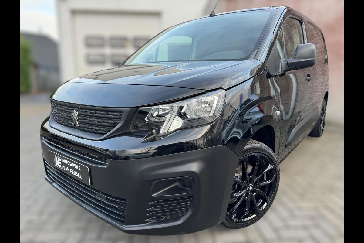 Peugeot Partner 1.5 BlueHDI Pro PDC / 4-SEIZOENENBANDEN / CRUISE / NAP / 18 INCH Peugeot Partner 1.5 BlueHDI Pro PDC / 4-SEIZOENENBANDEN / CRUISE / NAP / 18 INCH