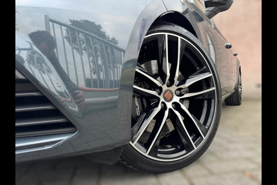 Seat León ST 2.0 TSI CUPRA R 300PK / VOL OPTIES / PANO DAK / ALCANTARA / ACC / BEATS AUDIO / VIRTUAL COCKP / 4-WHEEL