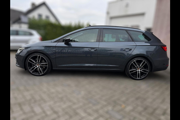 Seat León ST 2.0 TSI CUPRA R 300PK / VOL OPTIES / PANO DAK / ALCANTARA / ACC / BEATS AUDIO / VIRTUAL COCKP / 4-WHEEL