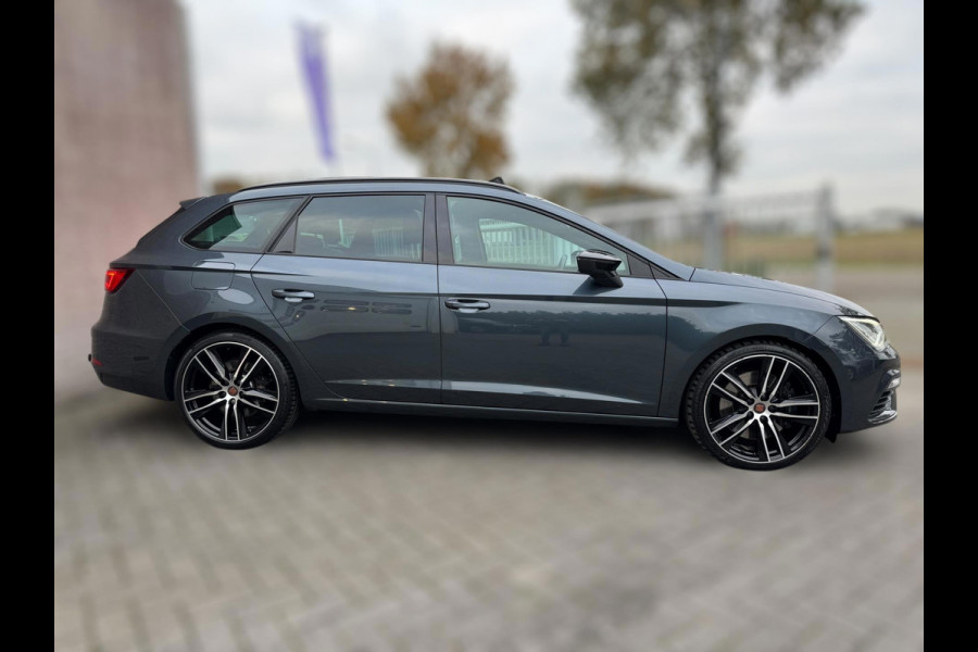 Seat León ST 2.0 TSI CUPRA R 300PK / VOL OPTIES / PANO DAK / ALCANTARA / ACC / BEATS AUDIO / VIRTUAL COCKP / 4-WHEEL