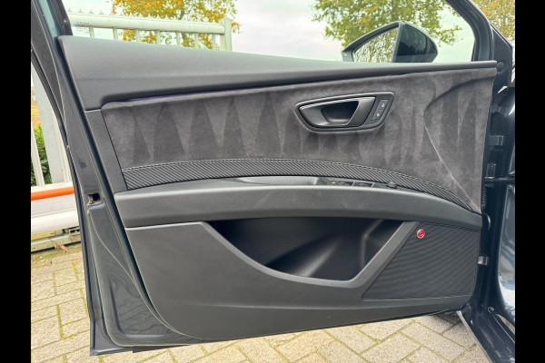 Seat León ST 2.0 TSI CUPRA R 300PK / VOL OPTIES / PANO DAK / ALCANTARA / ACC / BEATS AUDIO / VIRTUAL COCKP / 4-WHEEL