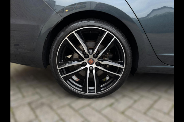 Seat León ST 2.0 TSI CUPRA R 300PK / VOL OPTIES / PANO DAK / ALCANTARA / ACC / BEATS AUDIO / VIRTUAL COCKP / 4-WHEEL