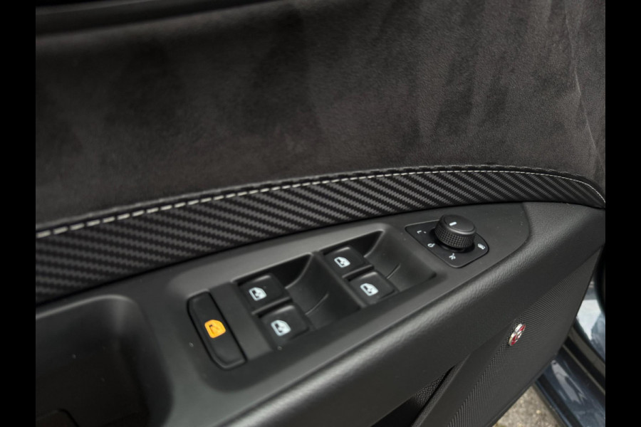 Seat León ST 2.0 TSI CUPRA R 300PK / VOL OPTIES / PANO DAK / ALCANTARA / ACC / BEATS AUDIO / VIRTUAL COCKP / 4-WHEEL