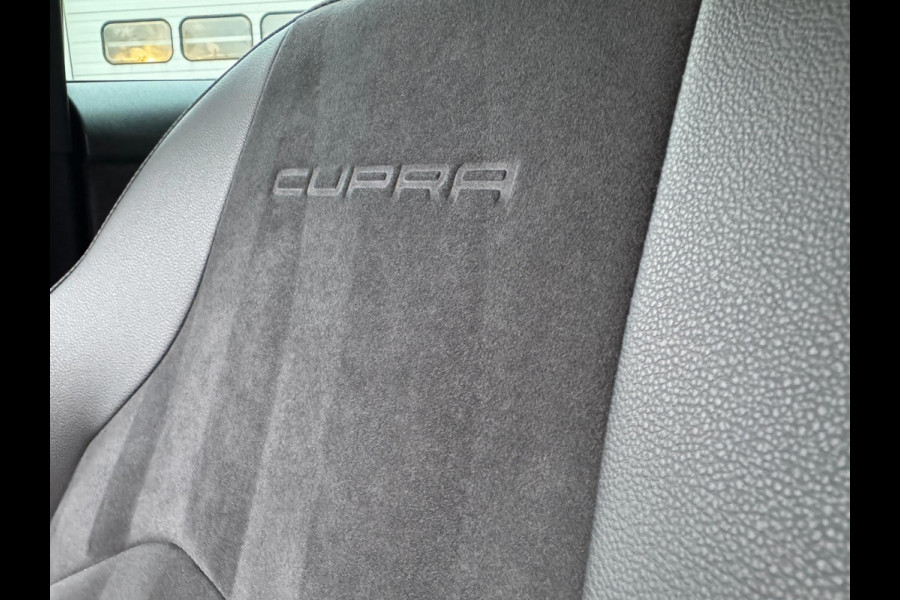 Seat León ST 2.0 TSI CUPRA R 300PK / VOL OPTIES / PANO DAK / ALCANTARA / ACC / BEATS AUDIO / VIRTUAL COCKP / 4-WHEEL