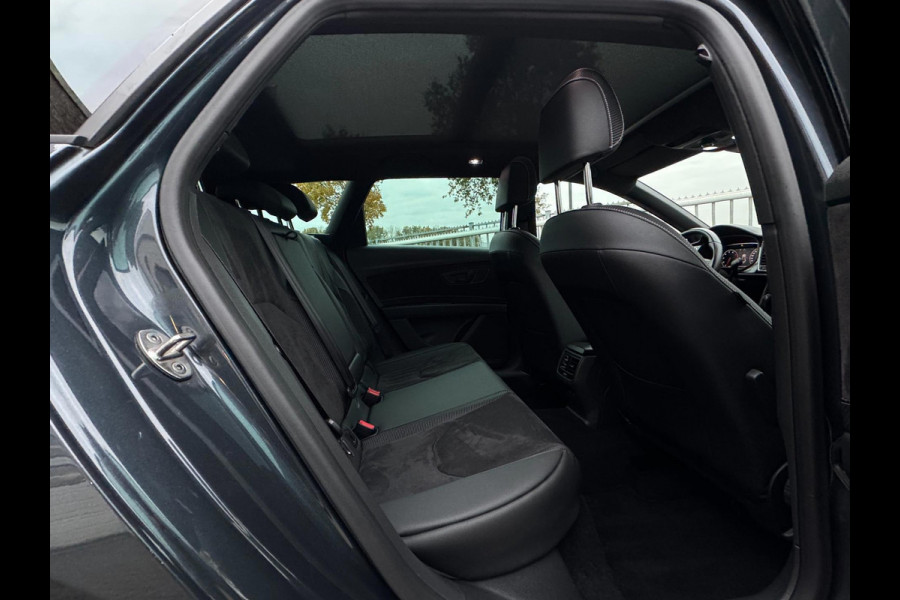 Seat León ST 2.0 TSI CUPRA R 300PK / VOL OPTIES / PANO DAK / ALCANTARA / ACC / BEATS AUDIO / VIRTUAL COCKP / 4-WHEEL