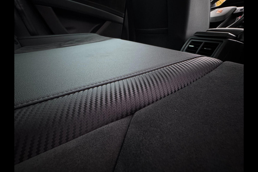 Seat León ST 2.0 TSI CUPRA R 300PK / VOL OPTIES / PANO DAK / ALCANTARA / ACC / BEATS AUDIO / VIRTUAL COCKP / 4-WHEEL