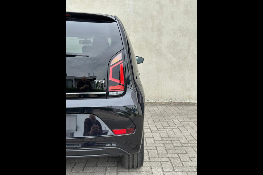 Volkswagen High up! 1.0 TSI BMT Clima Stoelverw 17'' Black