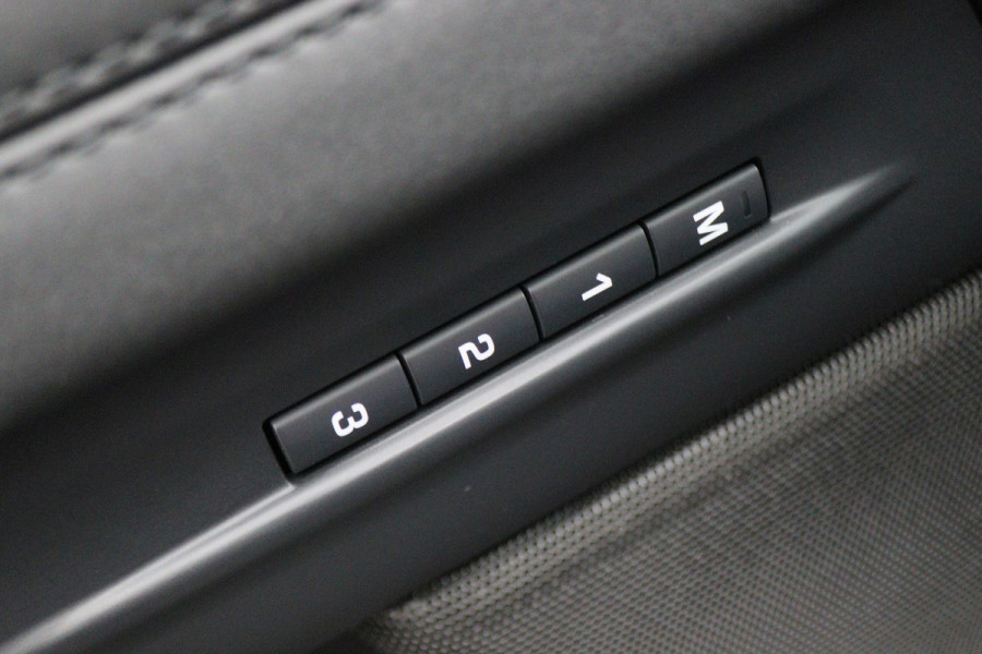 Land Rover Range Rover Evoque 1.5 P300e AWD R-Dynamic SE Panoramadak, Black Pack, Meridian Audio, ACC, Apple Carplay, Camera