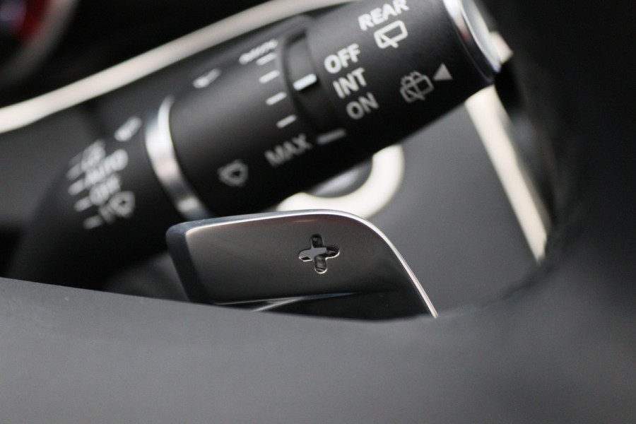 Land Rover Range Rover Evoque 1.5 P300e AWD R-Dynamic SE Panoramadak, Black Pack, Meridian Audio, ACC, Apple Carplay, Camera