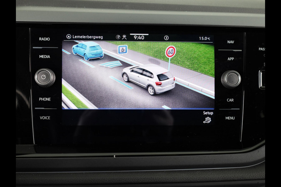 Volkswagen Polo 1.0 TSI R-Line 95PK Automaat (DSG) | Panorama dak | IQ Matrix led koplampen | Navigatie | Parkeercamera | Stoelverwarming | 17" LM velgen |