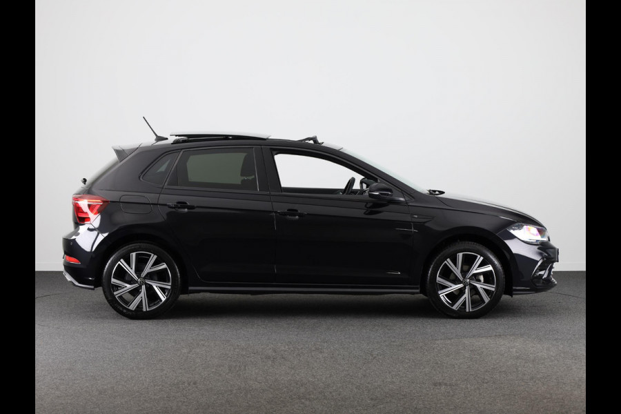 Volkswagen Polo 1.0 TSI R-Line 95PK Automaat (DSG) | Panorama dak | IQ Matrix led koplampen | Navigatie | Parkeercamera | Stoelverwarming | 17" LM velgen |